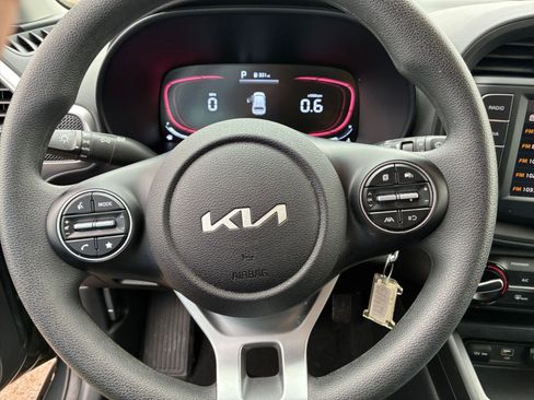 Used 2025 Kia Soul LX w/ LX Technology Package image 25