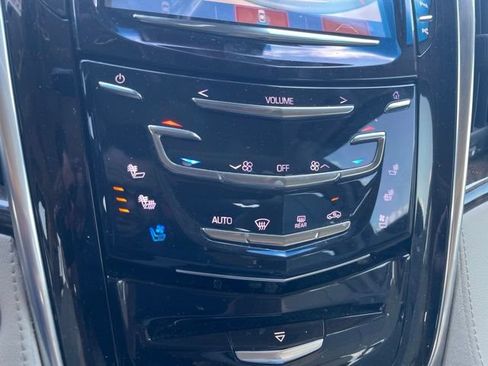 Used 2018 Cadillac Escalade ESV Luxury AWD/4WD image 12