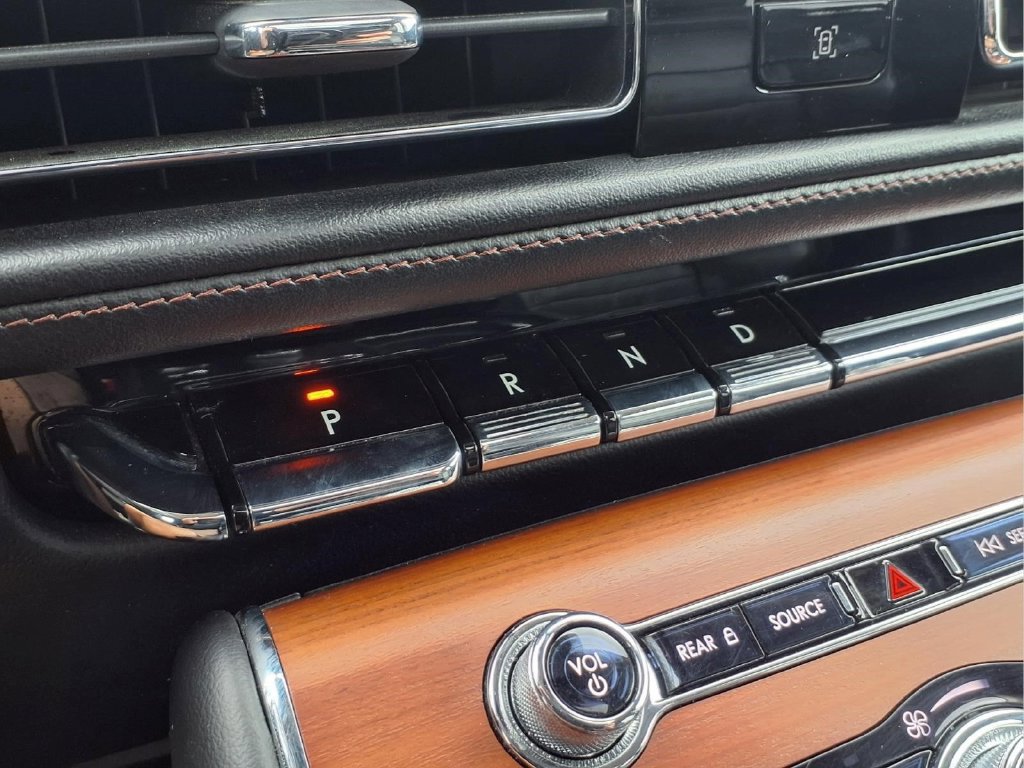 Used 2020 Lincoln Aviator Reserve w/ Equipment Group 202A AWD/4WD image 9