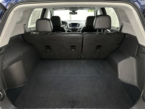 Used 2022 GMC Terrain SLT image 16