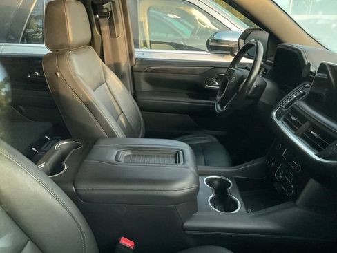 Used 2021 Chevrolet Tahoe Z71 w/ Z71 Off-Road Package AWD/4WD image 5