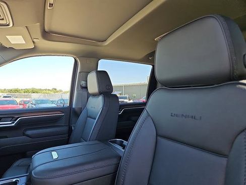 New 2025 GMC Sierra 2500 Denali w/ Denali Reserve Package image 11