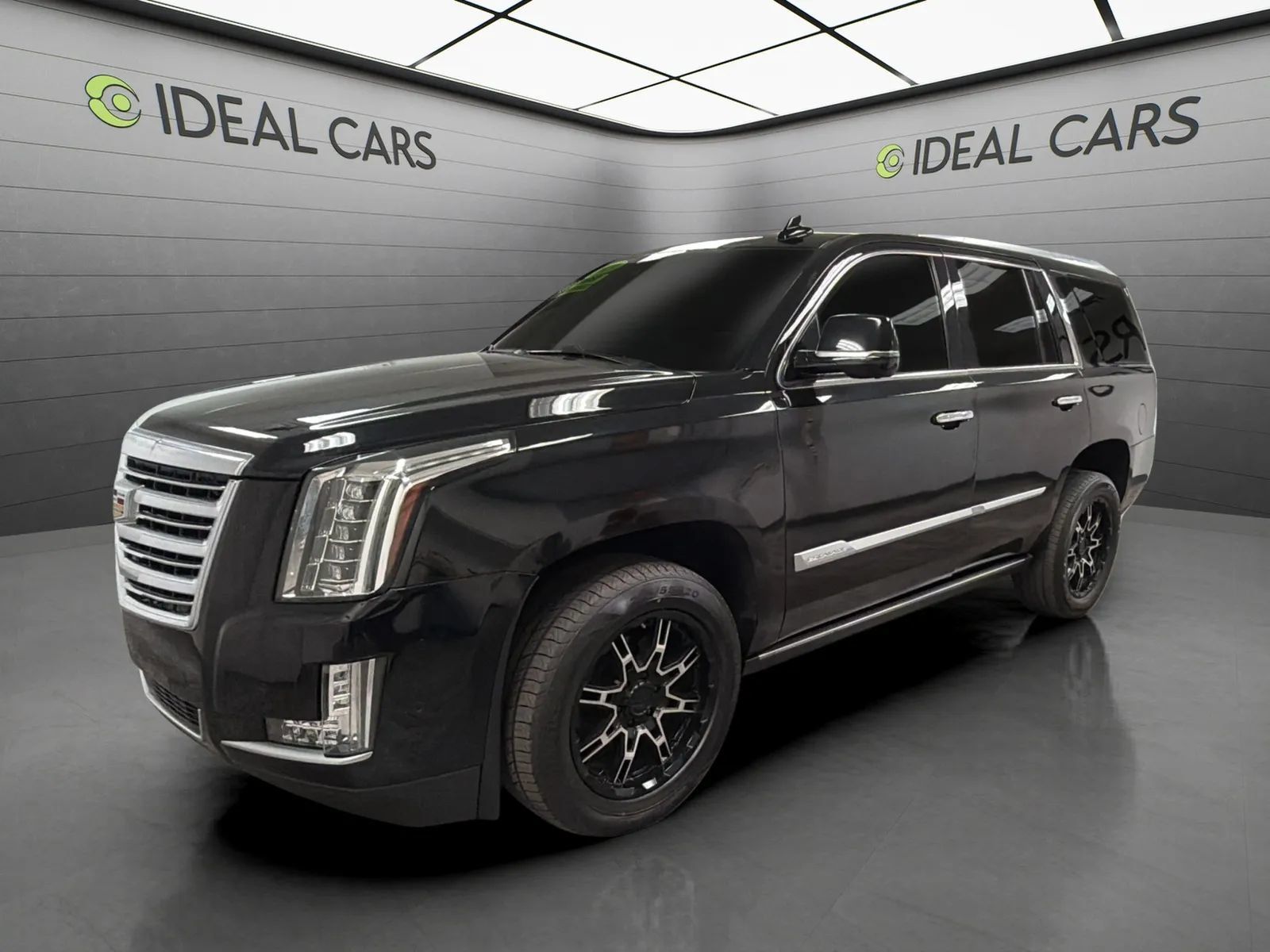 Used 2019 Cadillac Escalade Platinum RWD image 1