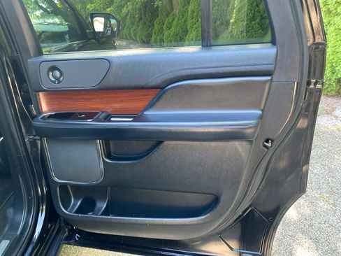 Used 2021 Lincoln Navigator L 4WD image 27