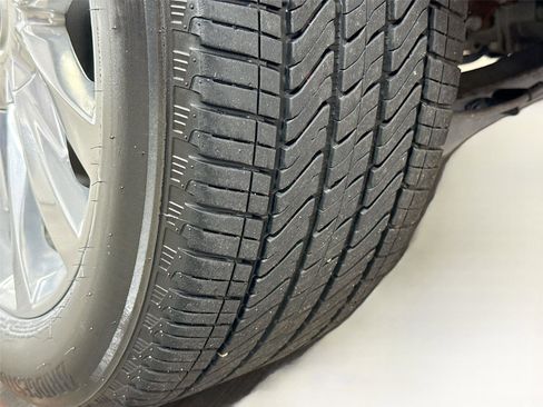 Used 2024 Cadillac Escalade ESV Premium Luxury image 30