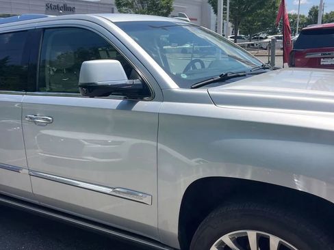 Used 2016 Cadillac Escalade ESV Premium AWD/4WD image 13