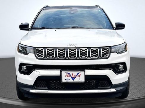 Used 2025 Jeep Compass Limited AWD/4WD image 2