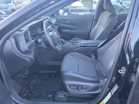 Used 2023 Toyota Crown XLE image 32