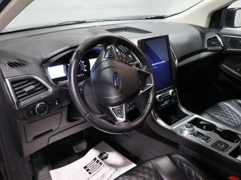 Used 2024 Ford Edge Titanium image 14