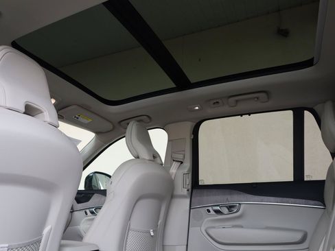 Used 2023 Volvo XC90 B6 Ultimate w/ Protection Package Premier AWD/4WD image 19