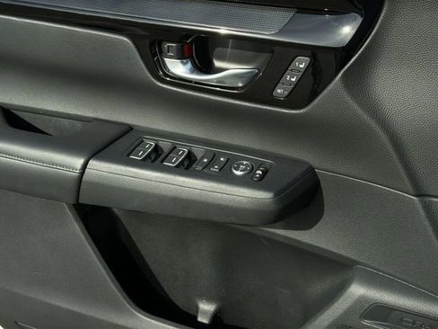 Used 2025 Honda CR-V EX-L image 32