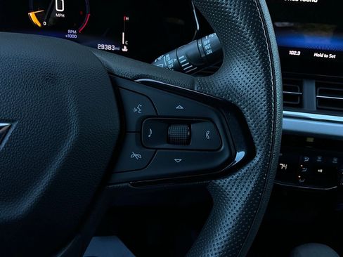 Used 2025 Chevrolet Trax LT image 33