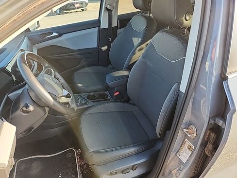 Used 2023 Volkswagen Taos SE w/ Panoramic Sunroof Package AWD/4WD image 31