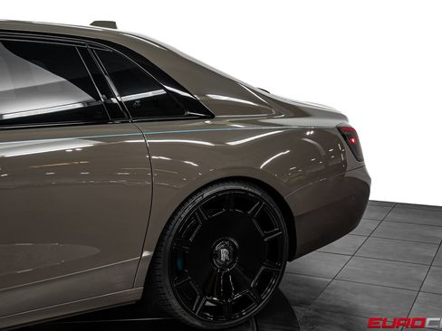 Used 2025 Rolls-Royce Ghost AWD/4WD image 16