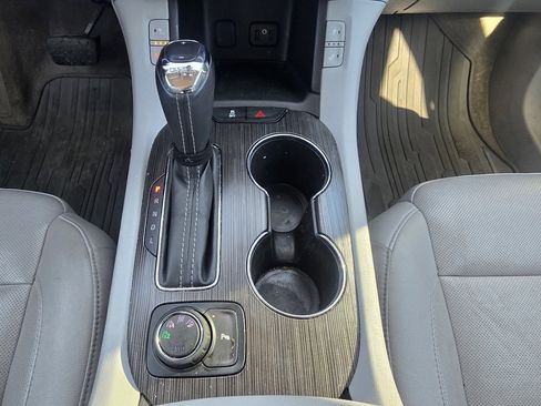 Used 2018 GMC Acadia SLT image 23