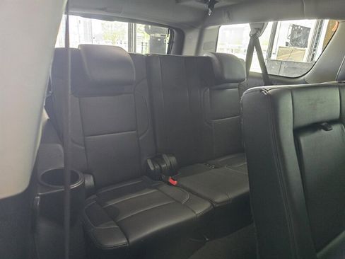 Used 2020 Chevrolet Suburban LT image 18