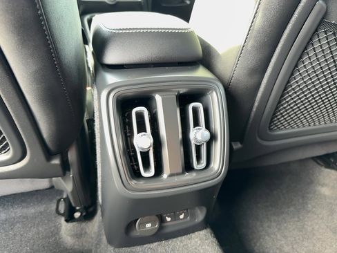 Certified 2023 Volvo C40 P8 Recharge Ultimate image 16