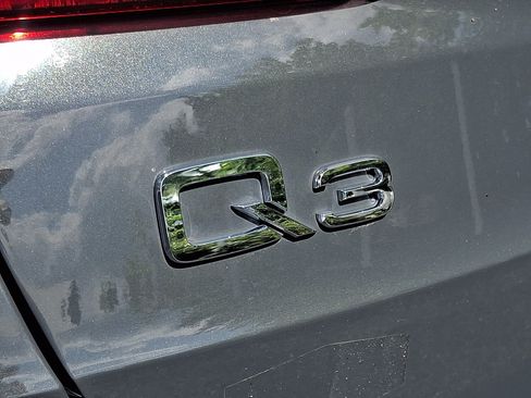 Used 2020 Audi Q3 2.0T Premium AWD/4WD image 4