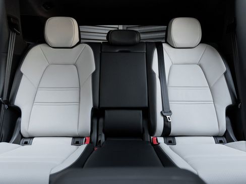 New 2025 Porsche Cayenne S AWD/4WD image 23