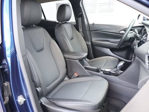 Used 2023 Buick Encore GX Preferred w/ Cold Weather Comfort Package FWD image 21