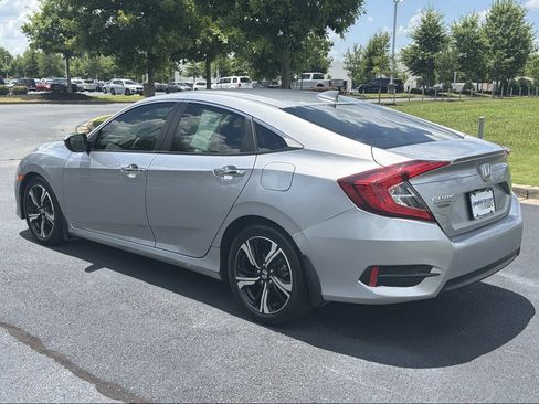 Used 2017 Honda Civic Touring image 7