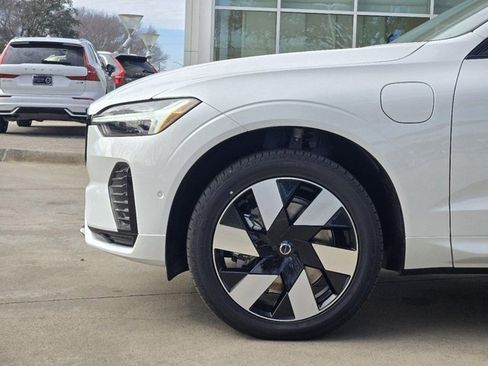 Used 2025 Volvo XC60 T8 Plus w/ Protection Package Premier image 17