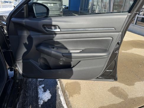 Used 2024 Nissan Altima 2.5 SV image 43