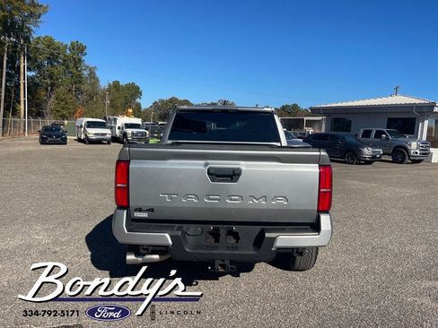 Used 2024 Toyota Tacoma 4x4 Double Cab image 17