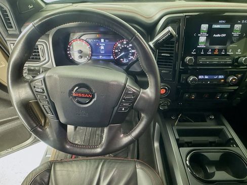 Used 2021 Nissan Titan PRO-4X w/ Pro-4x Convenience Package image 11
