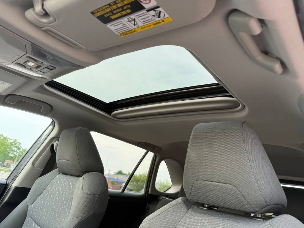 Used 2019 Toyota RAV4 XLE w/ Convenience Package AWD/4WD image 13