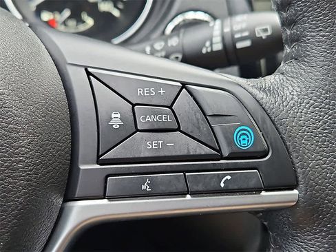 Used 2020 Nissan Rogue SL w/ Premium Package image 19