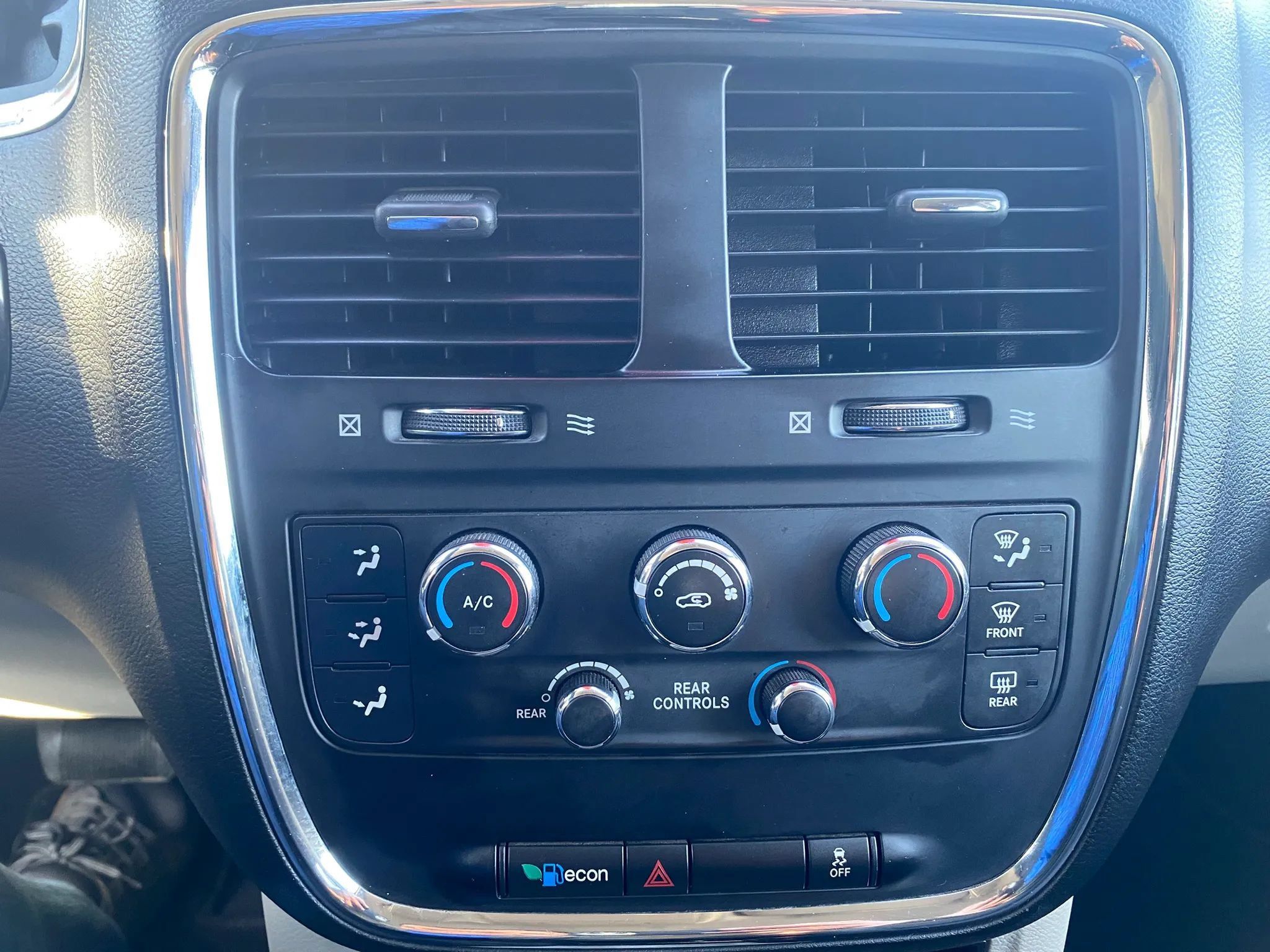 Used 2015 Dodge Grand Caravan SE w/ Quick Order Package 29E SE FWD image 15