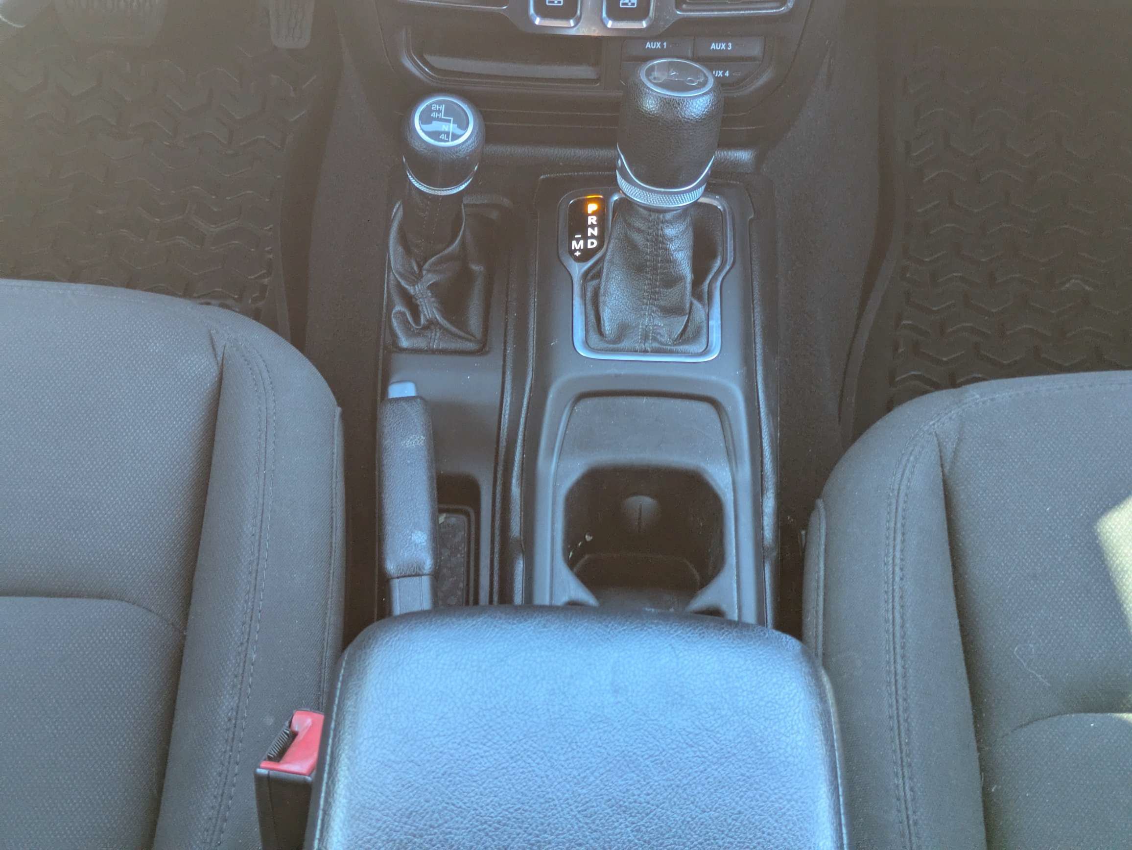 Used 2020 Jeep Wrangler Sport AWD/4WD image 6