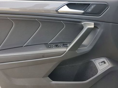 Used 2024 Volkswagen Tiguan SE R-Line image 23