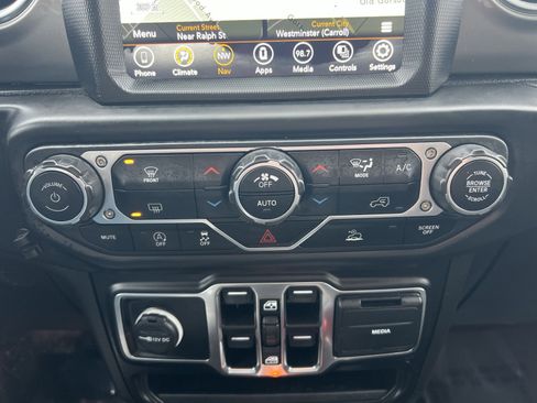 Used 2023 Jeep Gladiator Overland image 20