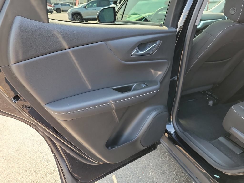 Used 2025 Chevrolet Blazer LT AWD/4WD image 17