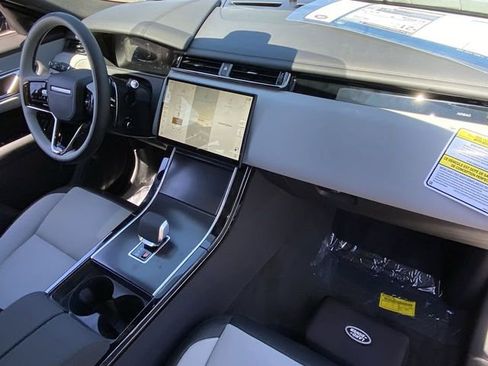 New 2026 Land Rover Range Rover Velar Dynamic SE image 11