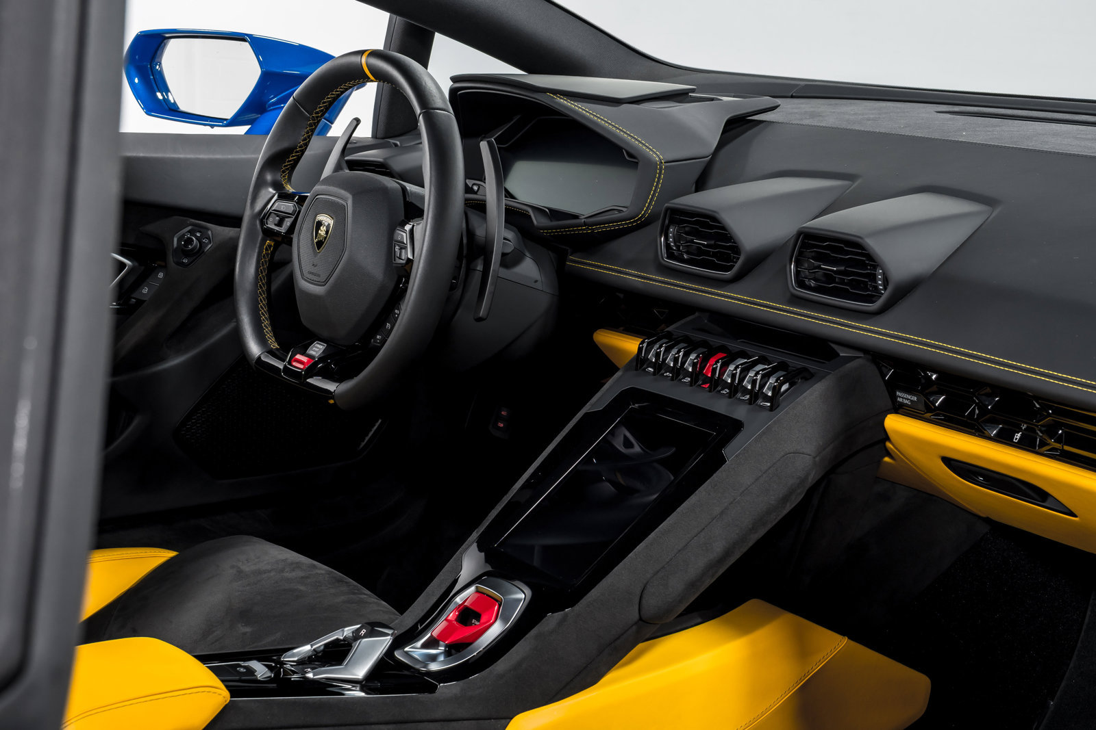 Used 2023 Lamborghini Huracan Tecnica RWD image 32
