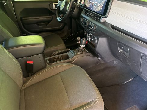 Used 2025 Jeep Wrangler Unlimited Sport AWD/4WD image 20