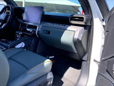 Used 2024 Toyota Tacoma 4x4 Double Cab Hybrid image 19