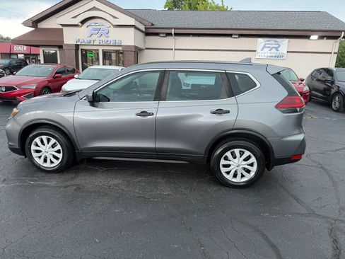 Used 2018 Nissan Rogue S FWD image 3