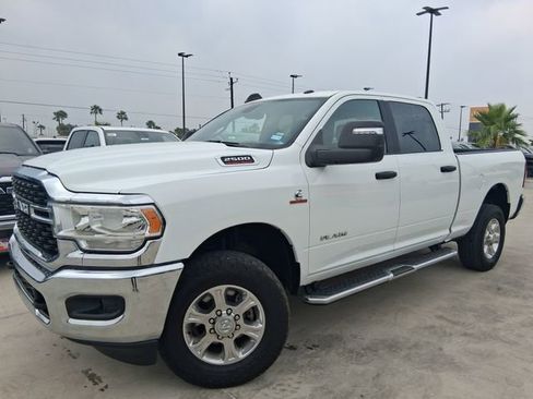 Used 2024 RAM 2500 Big Horn AWD/4WD image 3