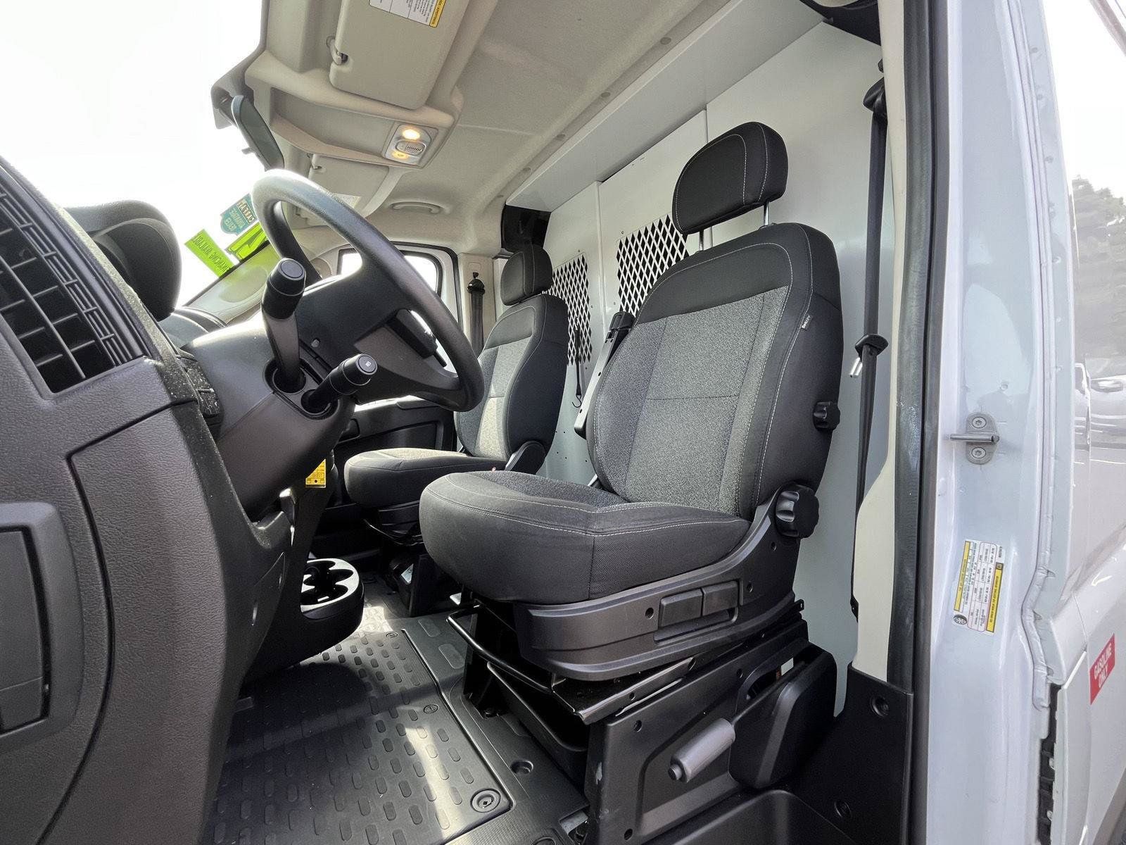 Used 2021 RAM ProMaster 2500 w/ Convenience Group FWD image 5