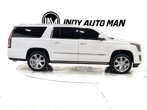 Used 2018 Cadillac Escalade ESV Premium Luxury AWD/4WD image 3