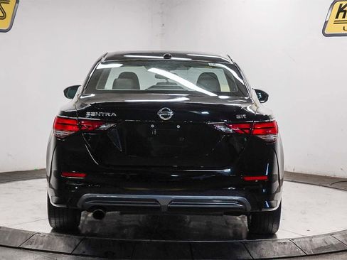 Used 2023 Nissan Sentra SR w/ SR Premium Package image 5