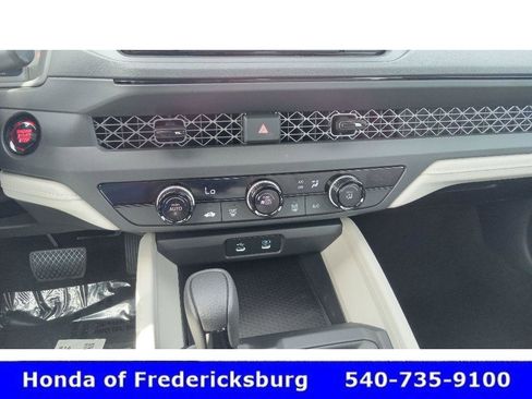 Certified 2025 Honda Accord LX image 21