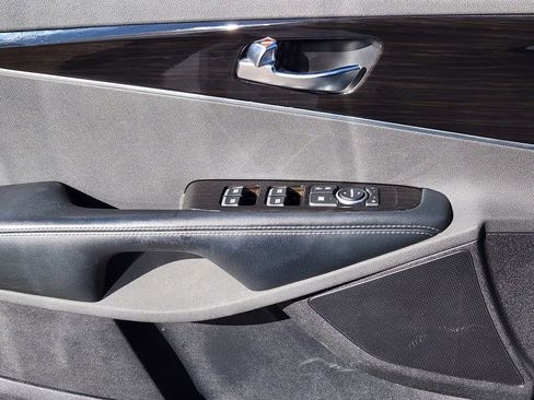 Used 2019 Kia Sorento EX image 22