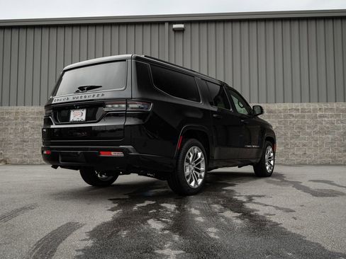 Used 2024 Jeep Grand Wagoneer L Series II w/ Quick Order Packagew 28T AWD/4WD image 19