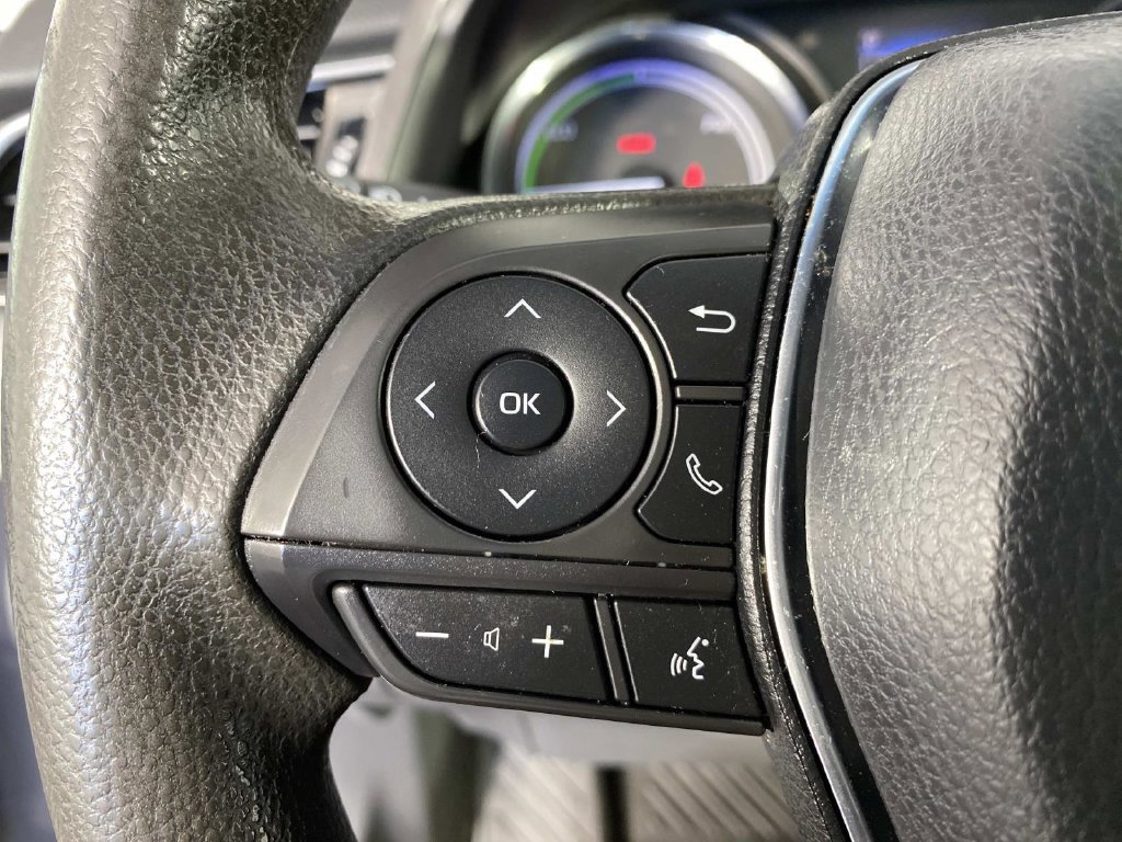Used 2020 Toyota Camry LE w/ Sunroof Package FWD image 18