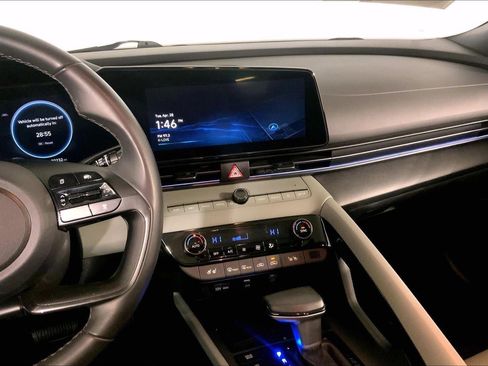 Used 2025 Hyundai Elantra Limited FWD image 6